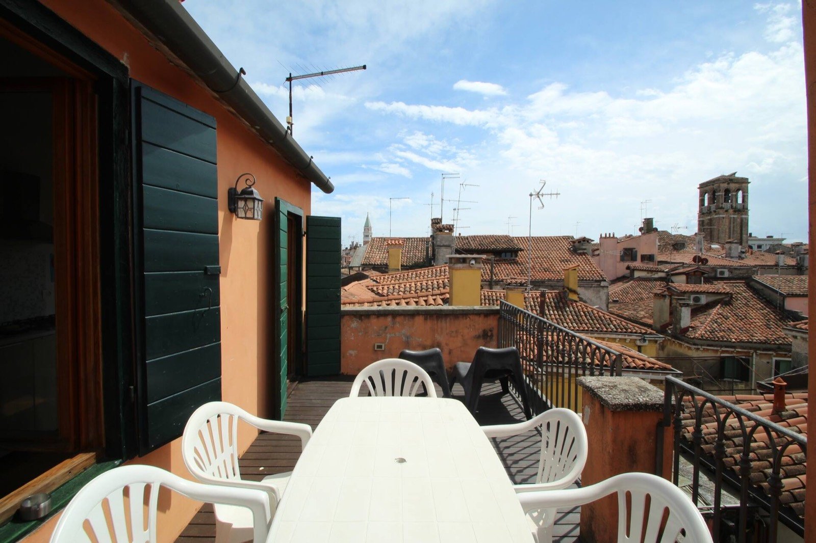 La terrazza privata sui tetti di Venezia, vicino al Ponte di Rialto